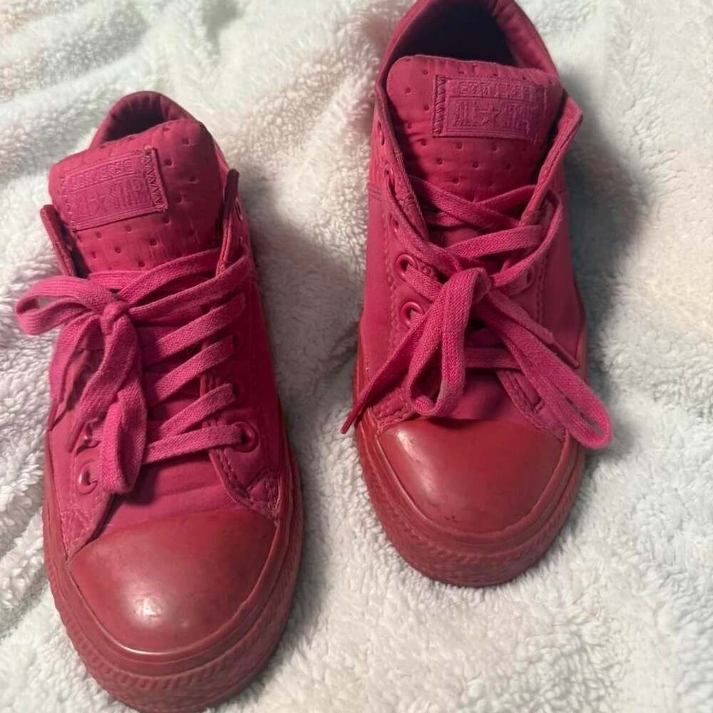 Converse Chuck Taylor All Star Size US 7 Pink Sneakers